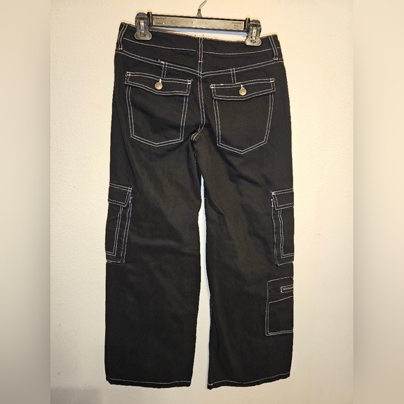 really baggy fashion nova jeans. - Picture 14 of 16